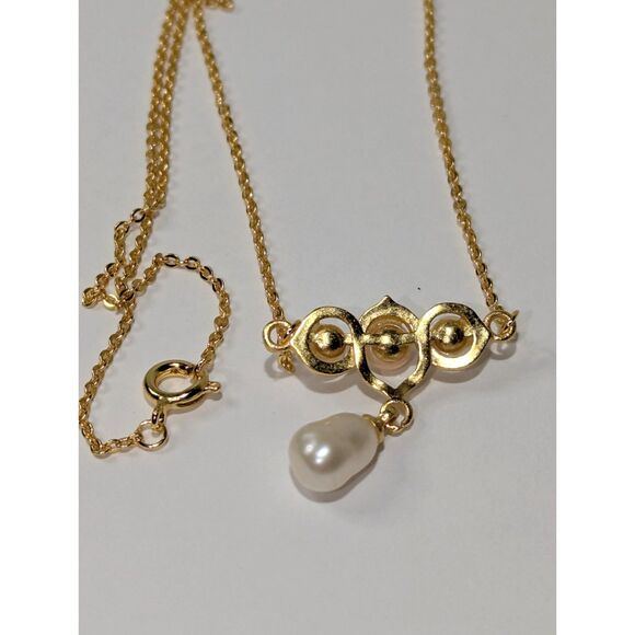 Pearl Gold Bar Necklace - Picture 4 of 7